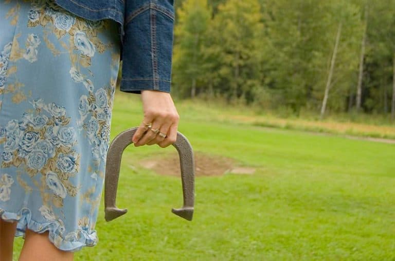 How Far Apart Are Horseshoe Stakes? Regulation Distance & Height 2023